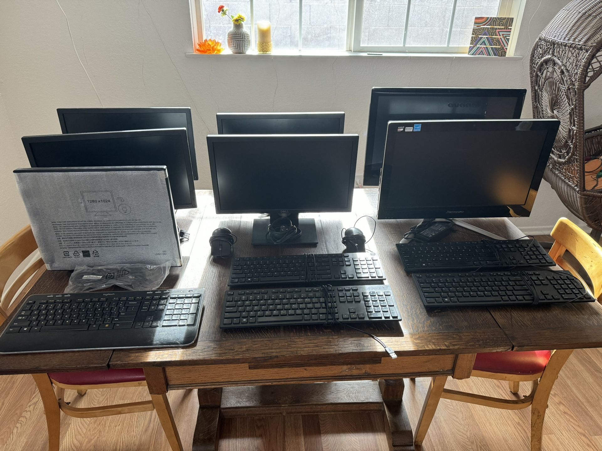 Desktop Computers, Screens, And Keyboards!