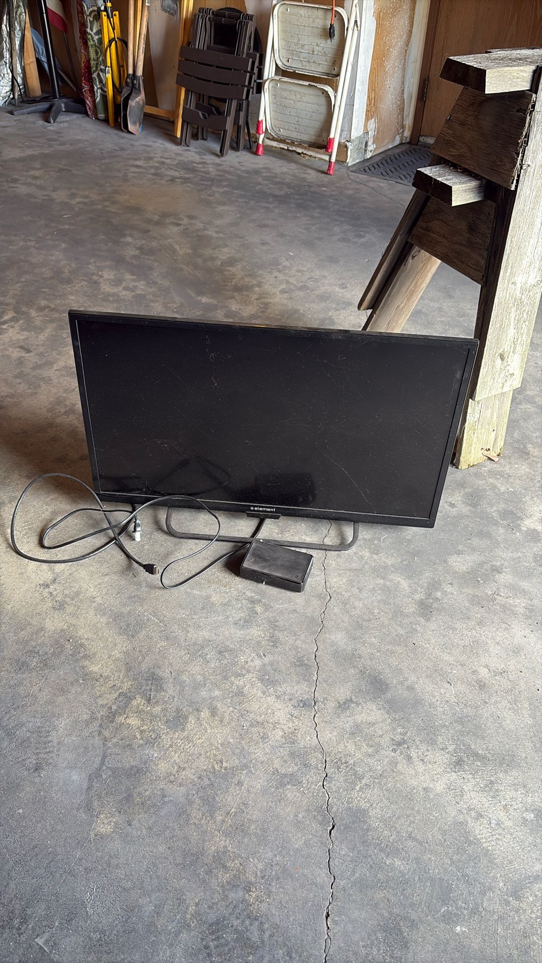 32” Elemental Television 