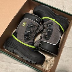 Kamik Youth Snow Boots Size 4Y (NEW)