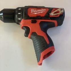 Milwaukee M12 12V Lithium-Ion Cordless 3/8 in. Drill/Driver (Tool-Only)