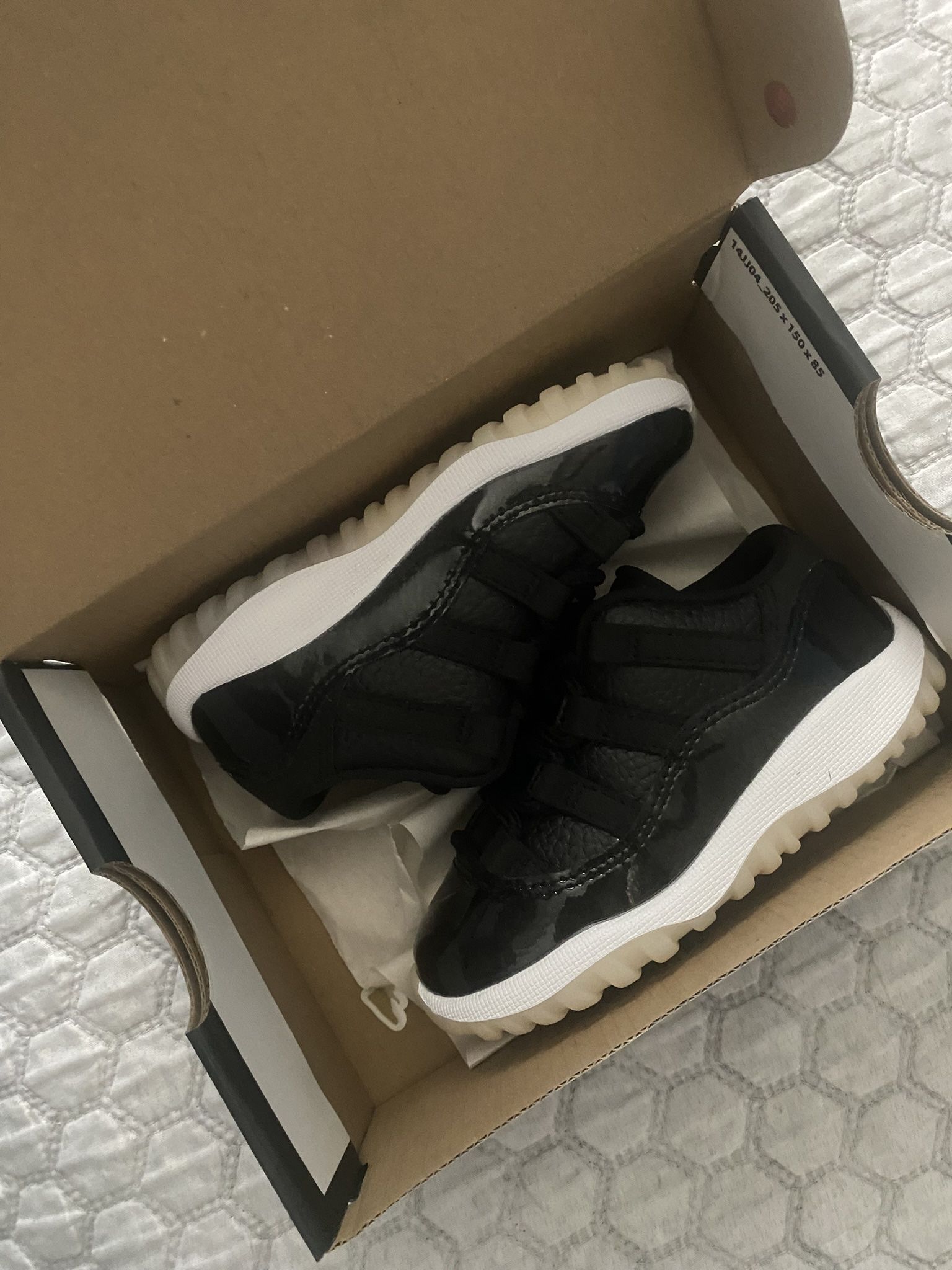 Jordan 11 retro low 72-10