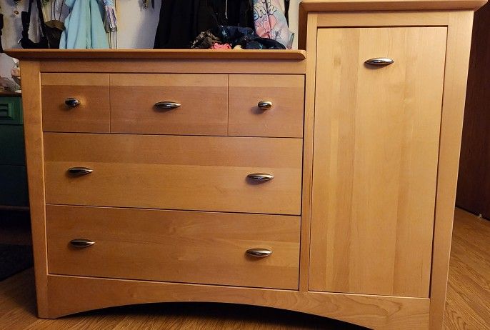 High End Ragazzi Pine Baby Changing Table Dresser