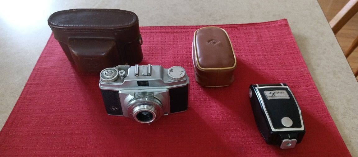 RARE Vintage AGFA 35mm Camera And Flash