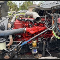 Motor Cummins Isx 6.7 2012 con transmisión 10 velocidades  
