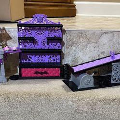 MONSTER HIGH DOLL ACCESSORIES PURPLE BAT COFFIN DRESSER Bed art studio FURNITURE