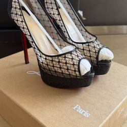 Christian Louboutin Pump heels 