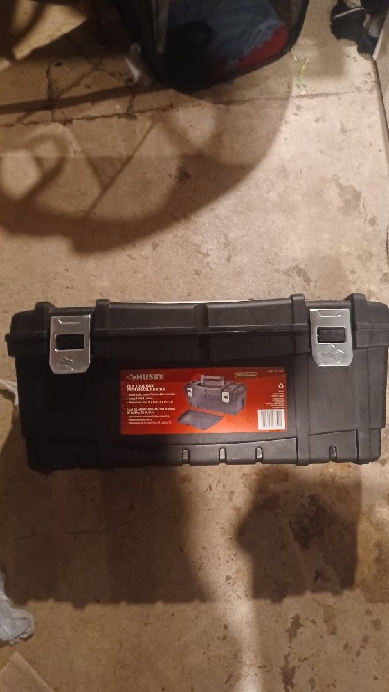Husky 24in Tool Box 