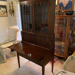 Beautiful antique mahogany secretary/Curio