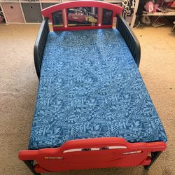 Disney Cars Toddler Bed (Lightning McQueen) – Excellent Condition