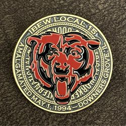 Metal pin with bear