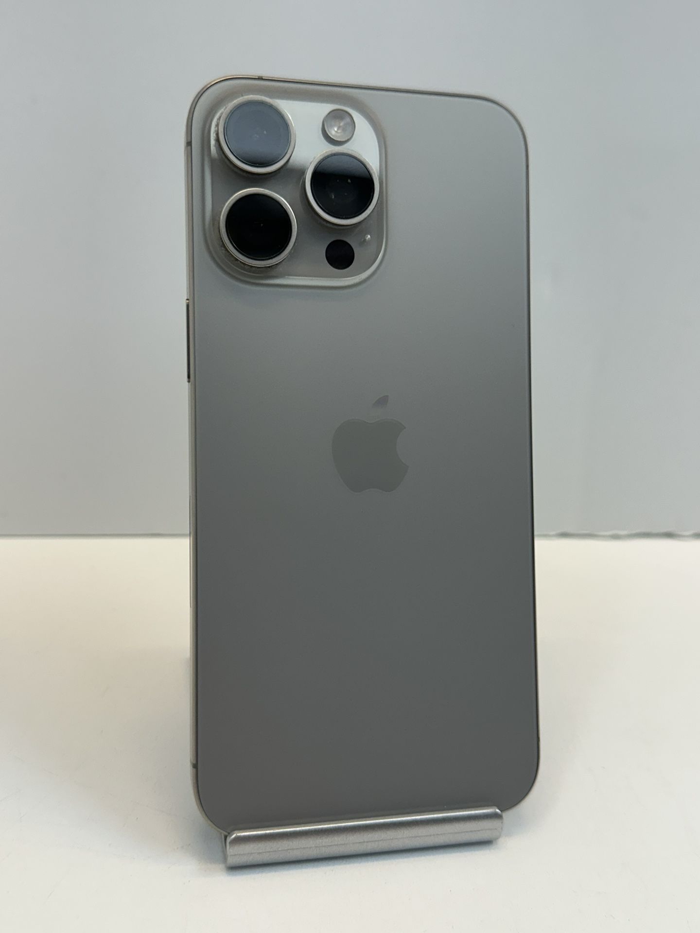 Apple iPhone 15 PRO MAX 256gb. ( Fully Unlocked )