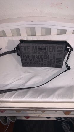 Black Steve Madden cross body purse