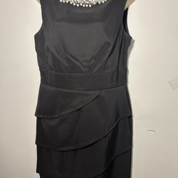 Women's dress .Size L. $35.