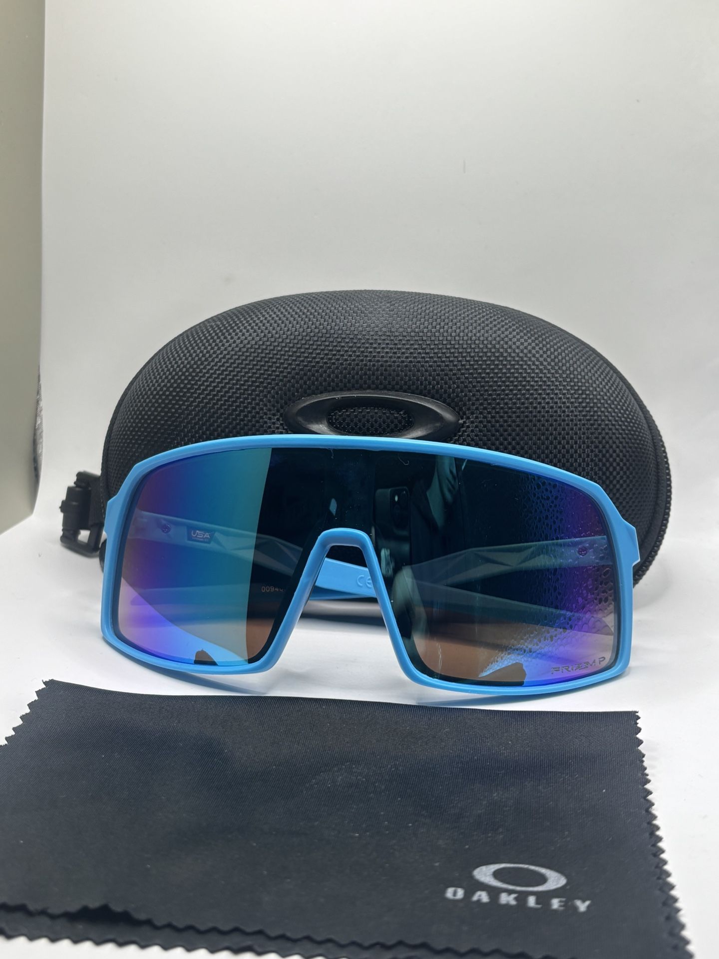 OAKLEY SUTROS