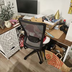 Corner Desk & Office Chair