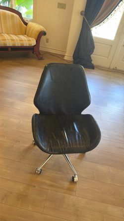 Rolly gaming chair