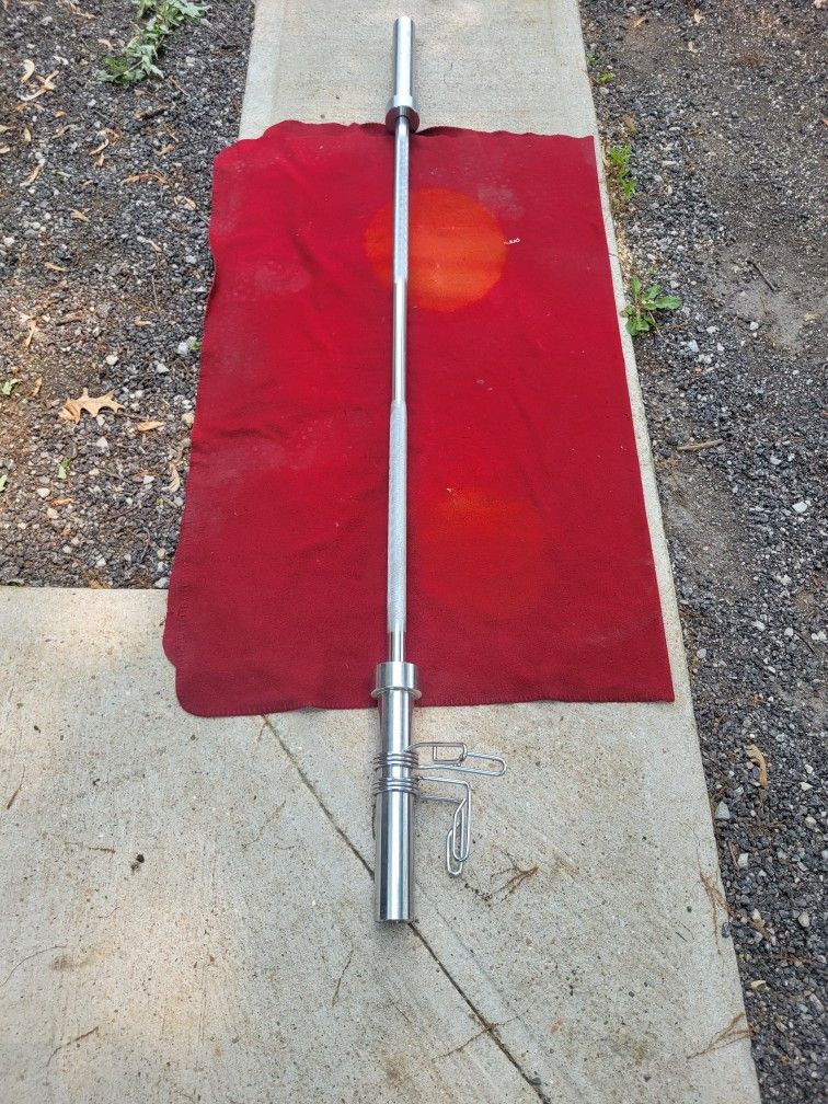 OLYMPIC 6' BAR. 35LBs USED IN GOOD CONDITION NO LABELS
11525 S HALSTED dunkin donuts/
7111.S WESTERN WALGREENS
DELIVERY AVAILABLE $
55$. CASH