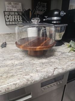 Wooden cake holder/tier