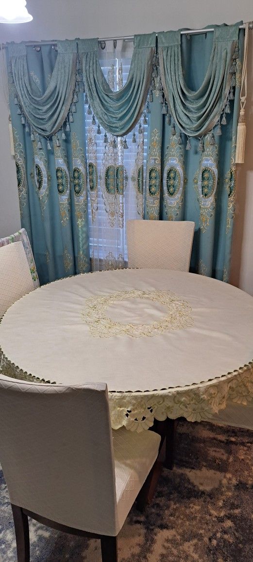 Elegant Glass Dining Table Set