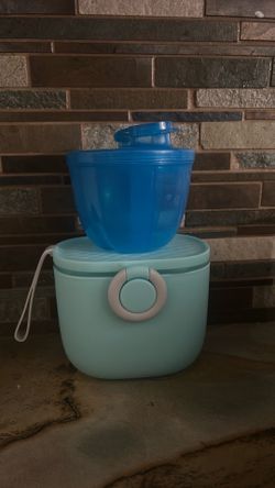 Baby formula containers
