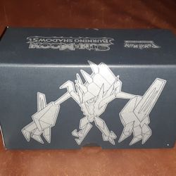 Around 500 pokemon cards