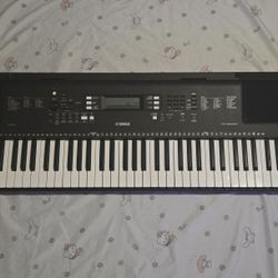 Yamaha 76 Key PSR EW-310 Piano Like New (NO STAND)