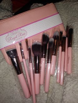 New beauty creations brush set