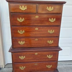 Like New Wood Dresser