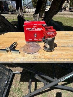 Milwaukee router