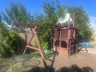Outdoor playground/swing set: FREE