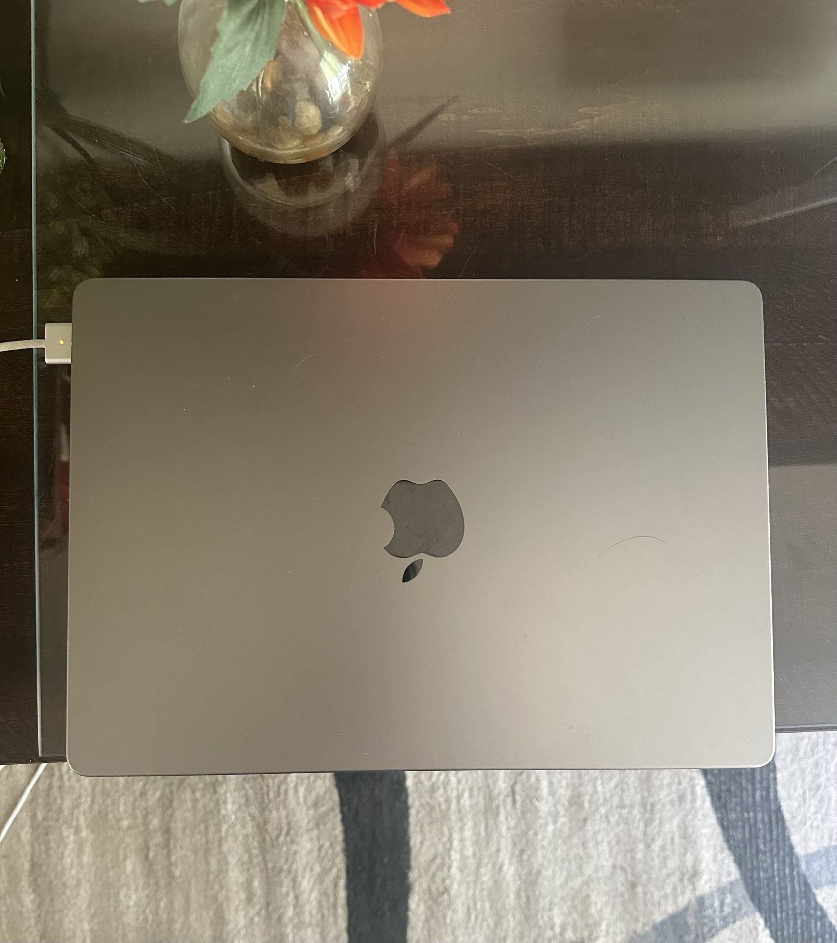 MacBook Pro 14inch M1 Pro 10-16 Core 16 GB Ram, 1TB Storage