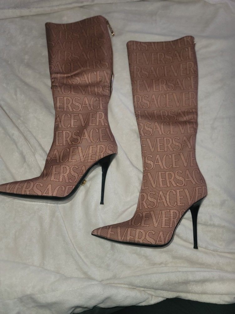BRAND NEW BOOTS SIZE 36 NO BOX $100.00
