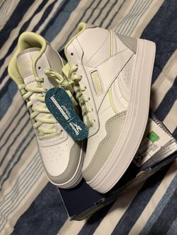 Womens Reebok Shoes Size 6