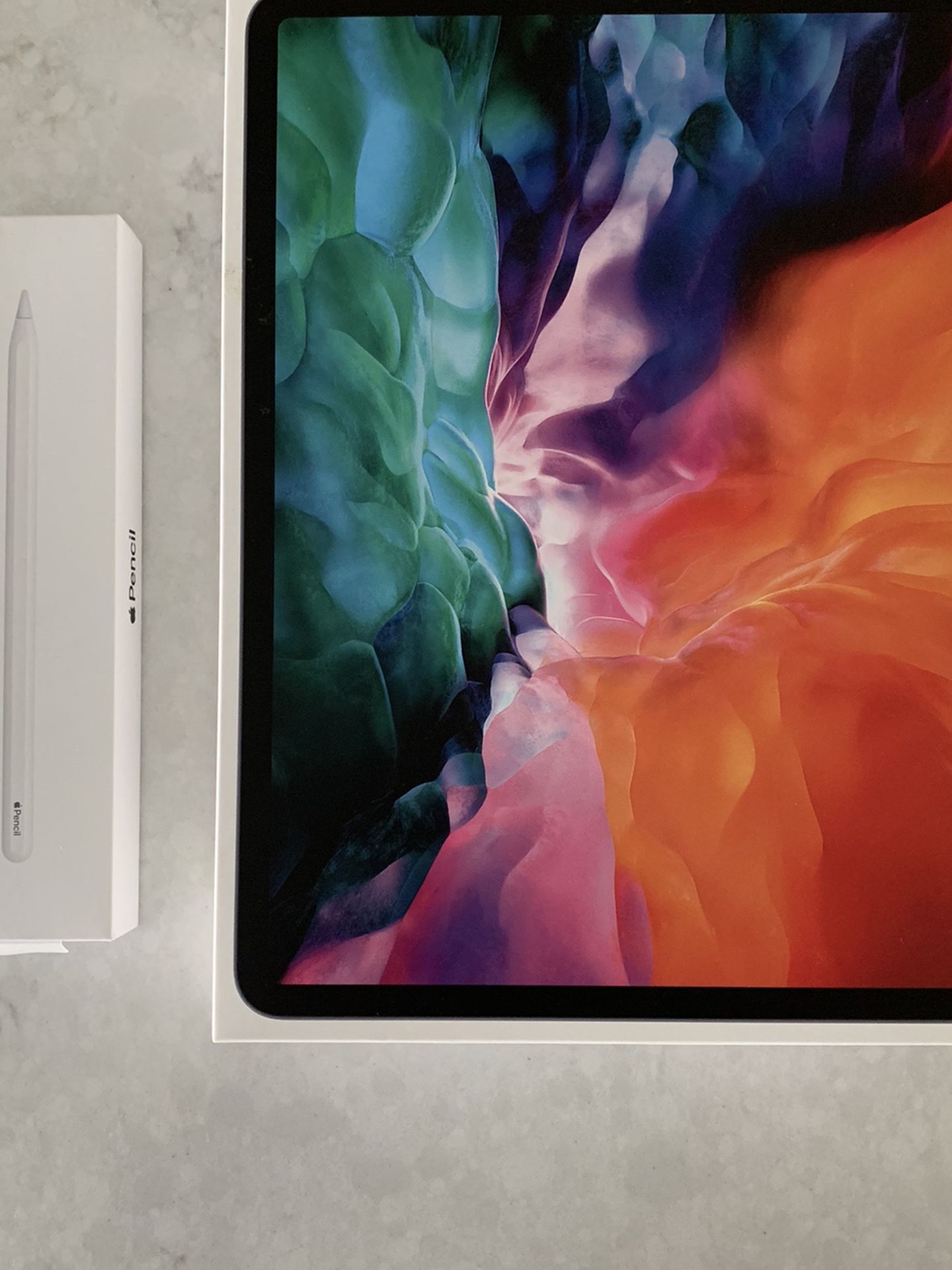 Like New iPad Pro 12.9 Inch With WiFi +cellular