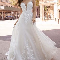 Wedding Dress (Size 10) & Veil (108”)