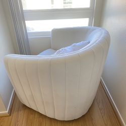 Shell-Shaped Cream White Comfy Sofa