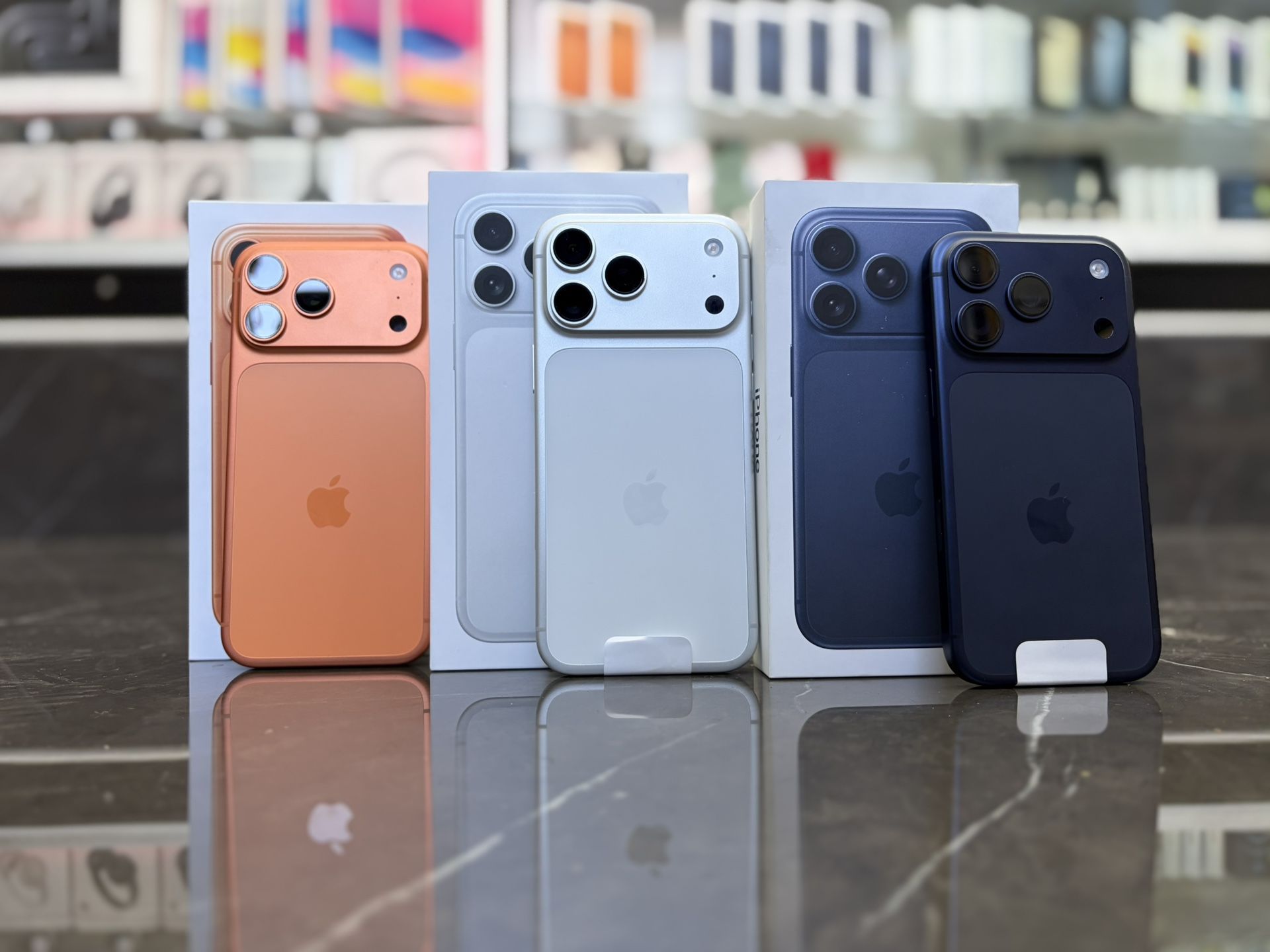 iPhone 17 Pro & iPhone 17 Pro Max ((Take It Home In Payments/ llévatelo a casa en pagos)