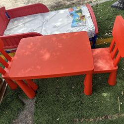 Toddler Bed/Table Set