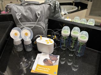 Breast Pump, Glass Baby Bottles and Bag