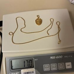 21k yellow gold chain with pendant