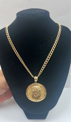 10KT Gold Cuban Link Jesus Piece Chain Set – 19.8 Grams – 22” Chain – 2” Pendant