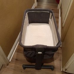 Lucky Dove Baby Crib 