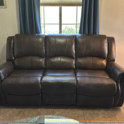 All Leather Couch excellent Condition 