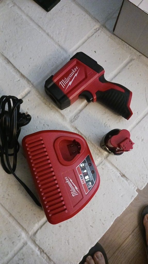 milwaukee M12 infrared temp gun