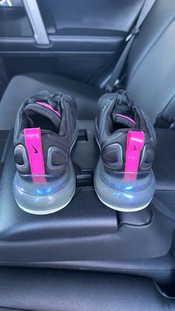 Womens size 8.5 Nike Air Max 720 Black Pink Sneakers