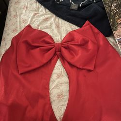 Moda 2000 red glittery bow