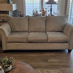 7 Ft Sofa