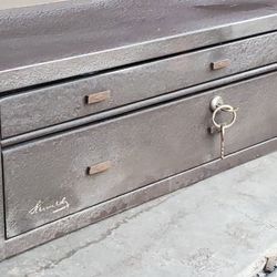 Vintage Mid-Century Kennedy MC-28 2 Drawer Stacking Toolbox With Original Keys Very Cool Collectible Tool Box Works Perfect 