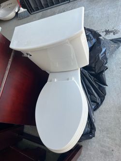 Kholer White Two-Piece Toilet