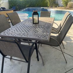 Outside table and 6 Chairs